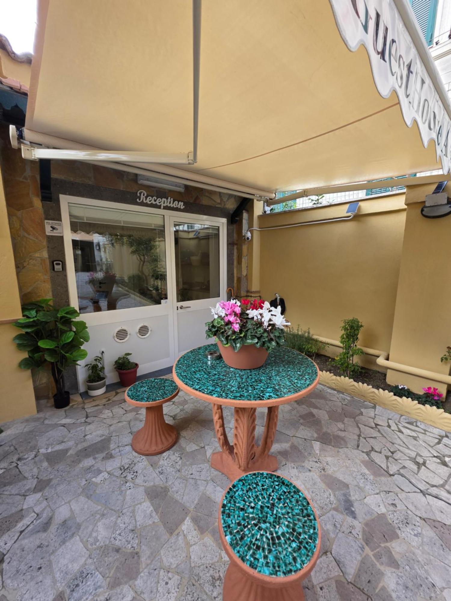 Guesthouse Aurora A.E. Rome Bagian luar foto