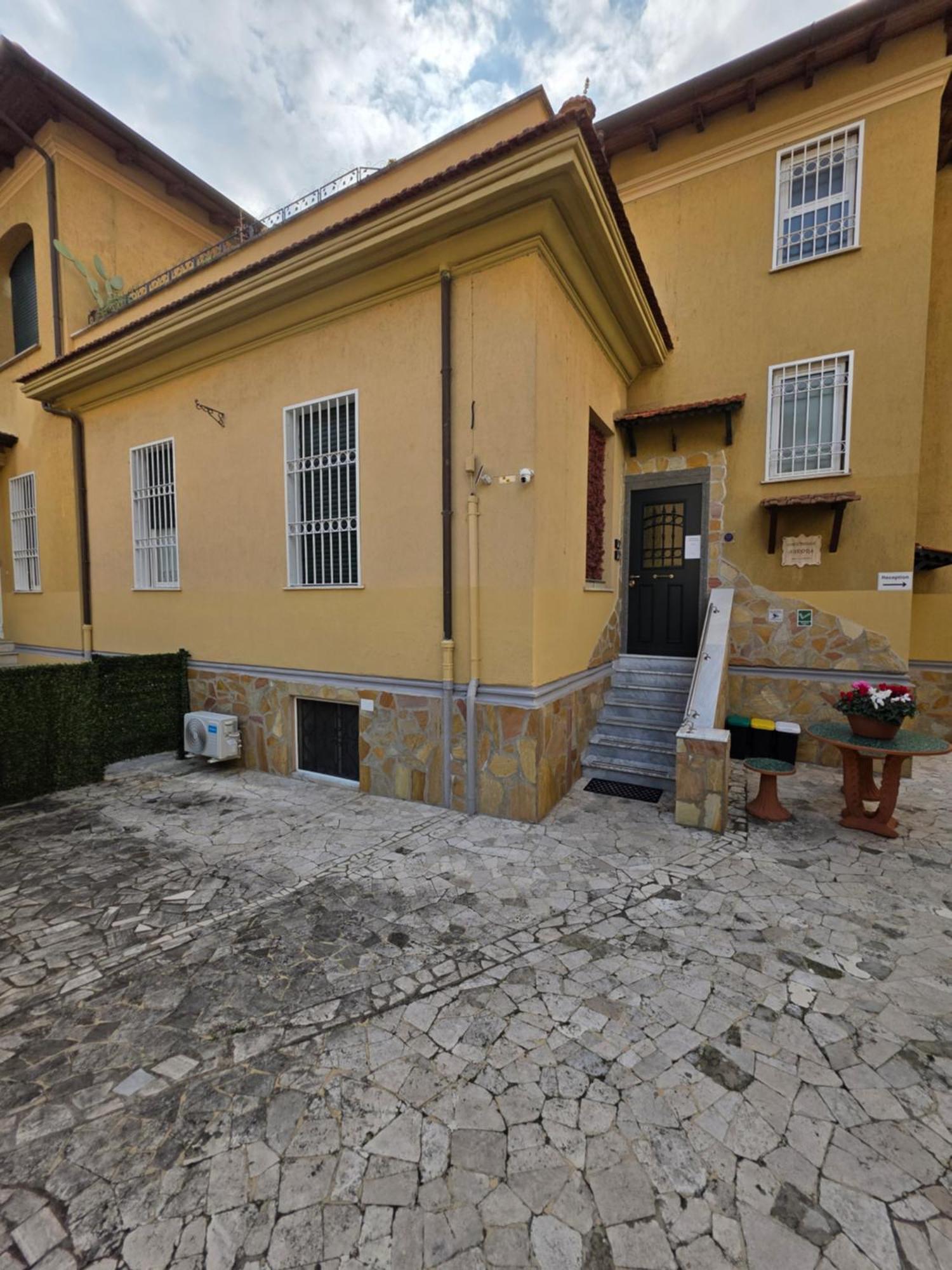 Guesthouse Aurora A.E. Rome Bagian luar foto