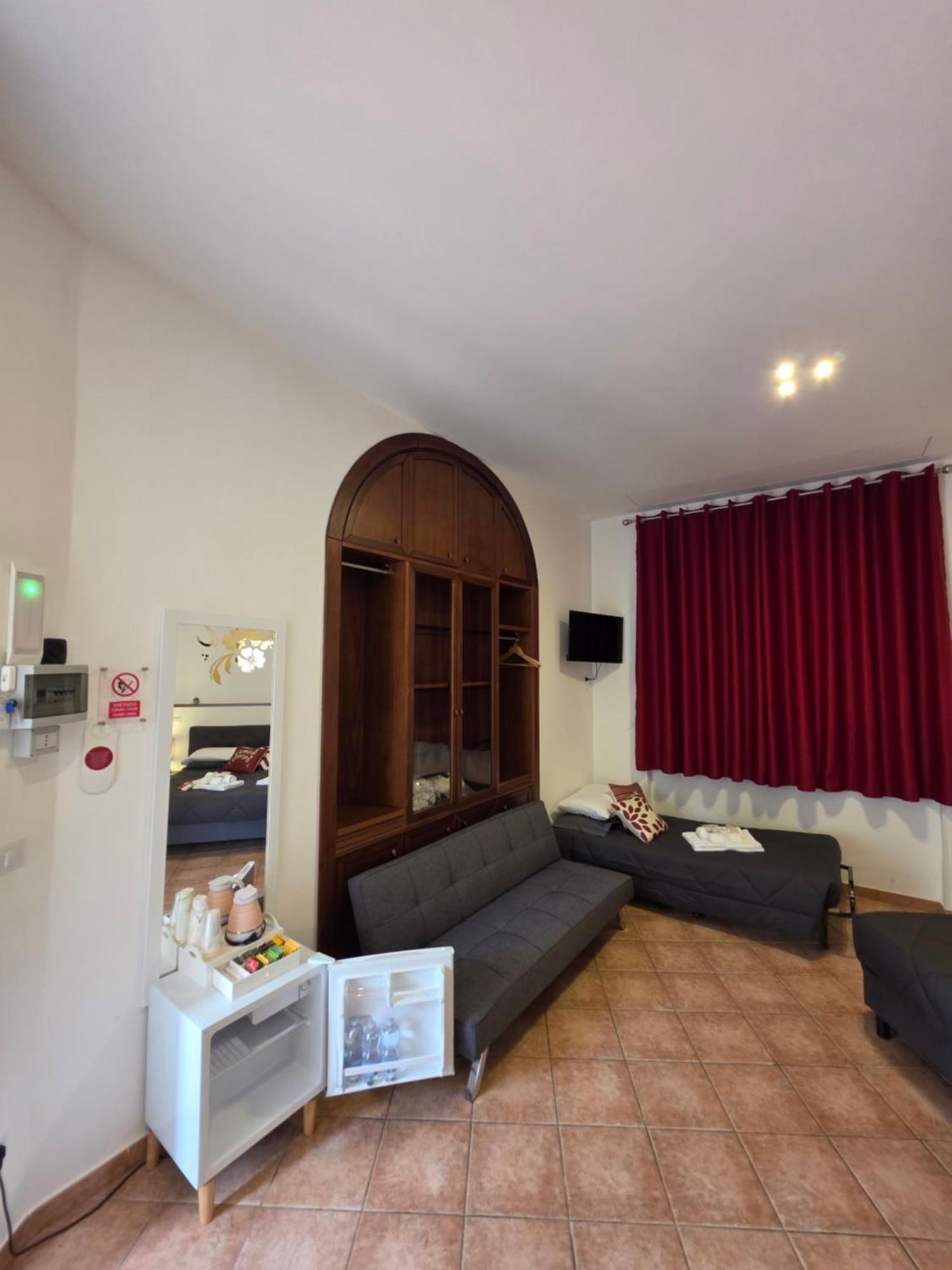 Guesthouse Aurora A.E. Rome Bagian luar foto